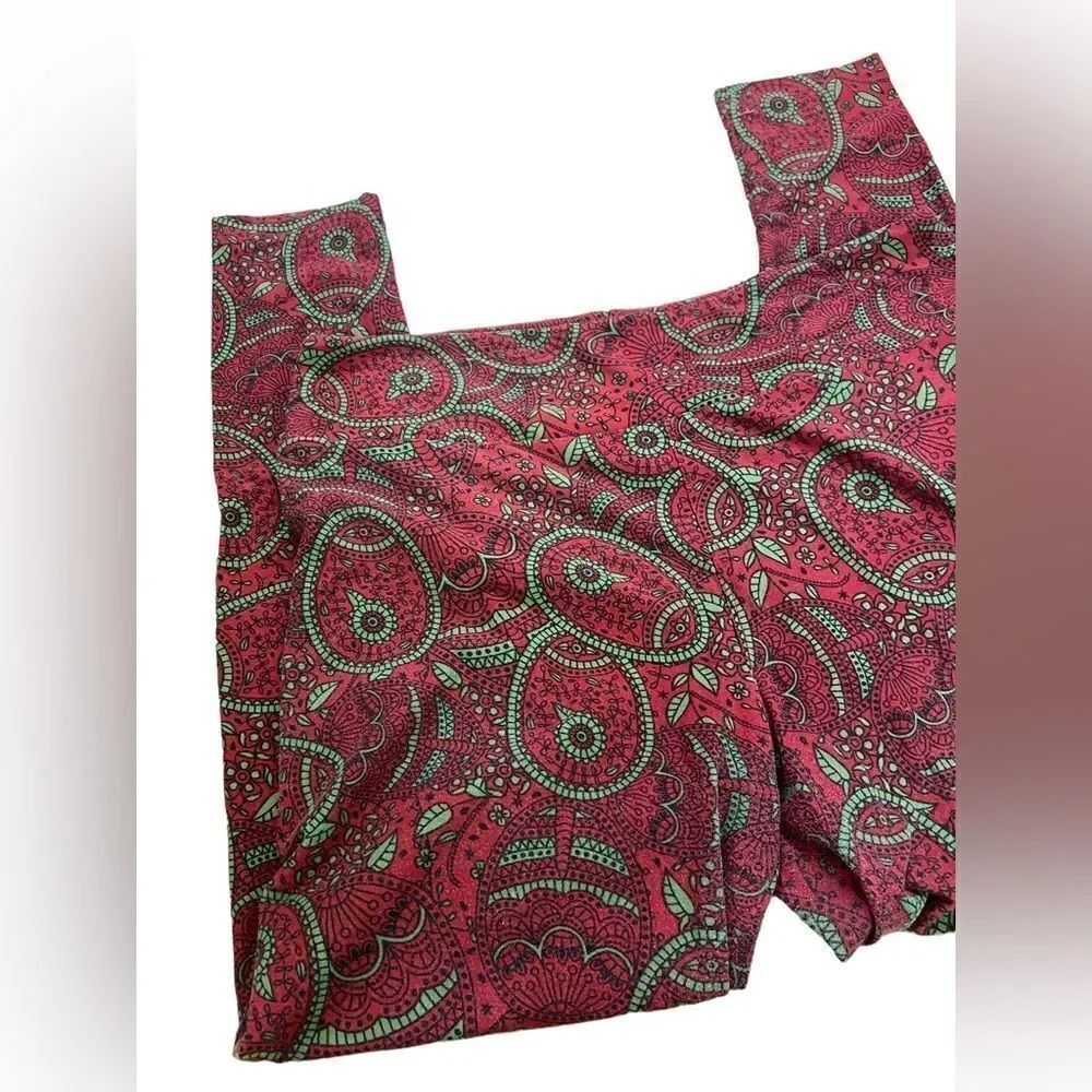 Lularoe size TC (tall and curvy) fits ladies size 12-18 excellent condition